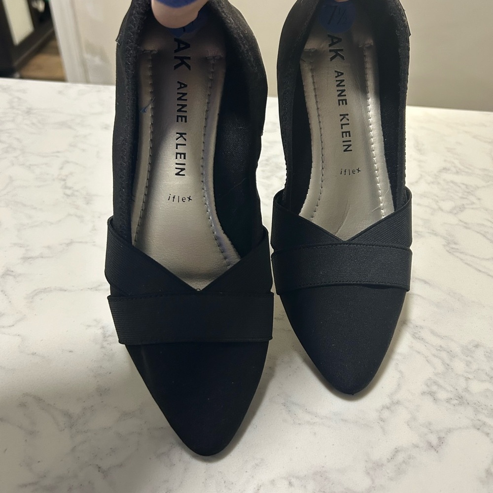 Black Anne Klein flats